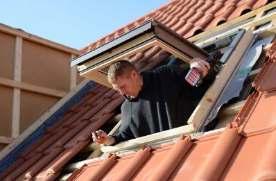 Pose de fenêtres de toit Velux au Val-Doré